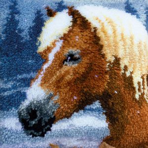 Knoopkussens en tapijten paarden